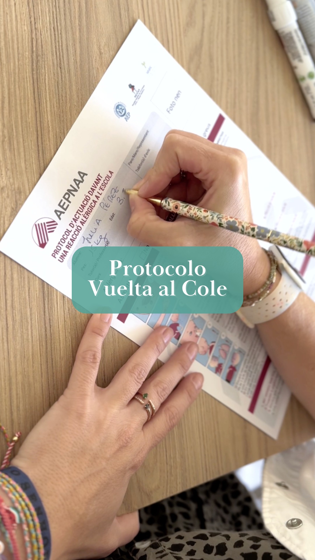 🎒 La vuelta al cole también es el momento de revisar la seguridad de los niños con alergias.

Si tu hijo tiene una alergia alimentaria o riesgo de anafilaxia, es importante que el colegio conozca cómo actuar ante una reacción alérgica.

Contar con un protocolo de actuación, mantener una buena comunicación con el centro educativo y disponer de la medicación indicada puede marcar la diferencia en una emergencia.

💙 Preparar la vuelta al cole también es cuidar de su salud.

@seaic_alergia
.
🎒 La tornada a l’escola també és el moment de revisar la seguretat dels infants amb al·lèrgies.

Si el teu fill o la teva filla té una al·lèrgia alimentària o risc d’anafilaxi, és important que l’escola sàpiga com actuar davant d’una reacció al·lèrgica.

Disposar d’un protocol d’actuació, mantenir una bona comunicació amb el centre educatiu i tenir la medicació indicada pot marcar la diferència en una situació d’emergència.

💙 Preparar la tornada a l’escola també és tenir cura de la seva salut.

@seaic_alergia
.
#VueltaAlCole #AlergiaInfantil #Anafilaxia #AlergiaAlimentaria #AEPNAA #Alergología #PaulaRibo #Granollers